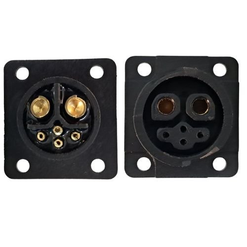 AMPR 2+4 FEMALE CAN SOCKET (UN439)